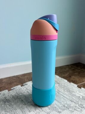 Owala FreeSip 24oz Water Bottle